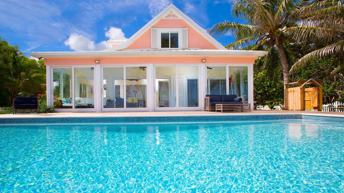 North Side House | Babylon Reef: Recently Renovated Villa with Backyard Snorkeling and a Crystal Blue Pool