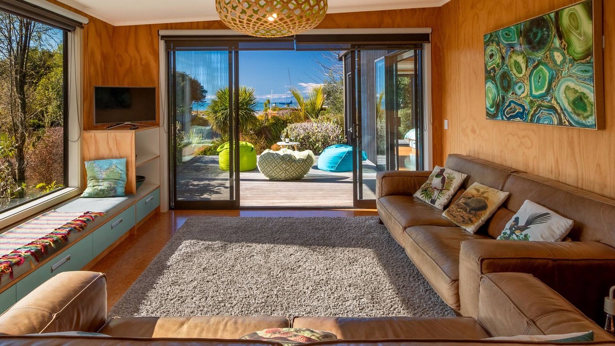 Marahau Cottage | Bach 7 by The Sea - Marahau Holiday Home