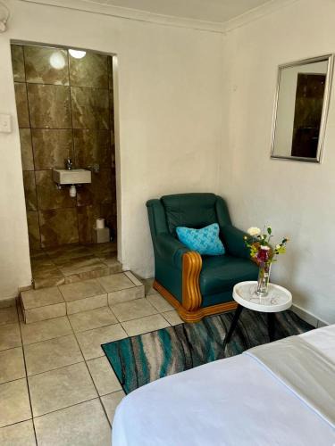 Greater Johannesburg Metropolitan Area House | Bachelor room