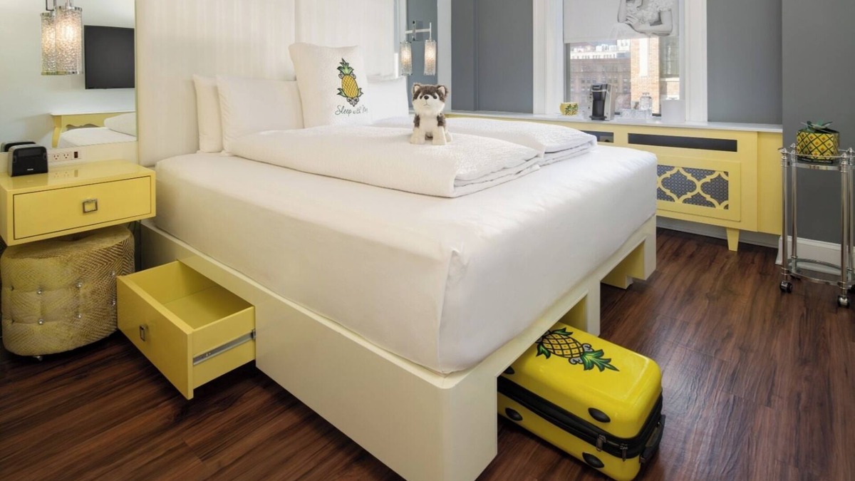 Bay Village Hotel | Back Bay King, Staypineapple, Great Location, Restaurant & Bar, Pets