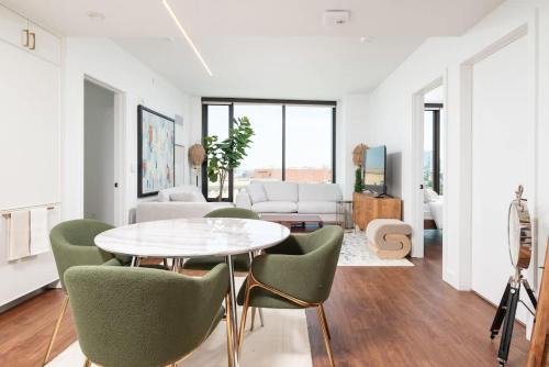 Bay Village Apartment | Back-Bay Upscale Central Penthouse W Roof-top