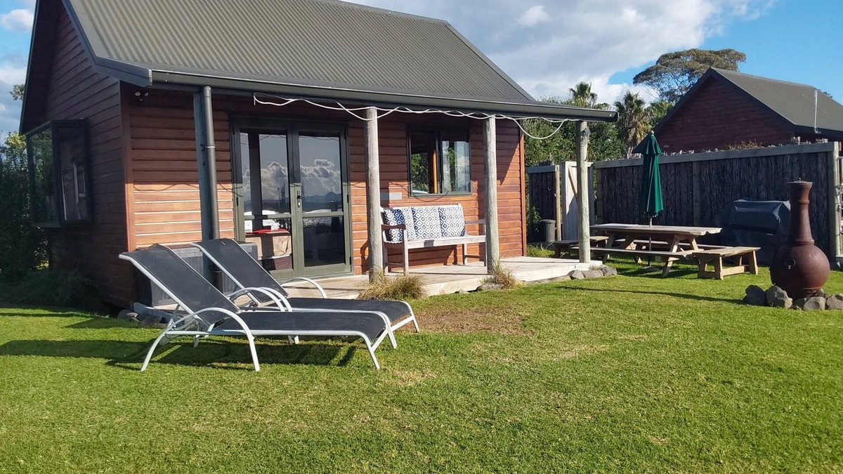 Whakamarama Cabin | Back to Basics in a 5 star location