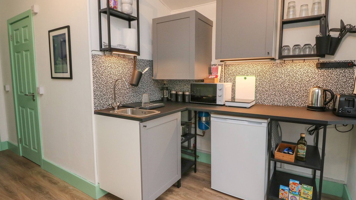 Pitlochry Cottage | Backstage