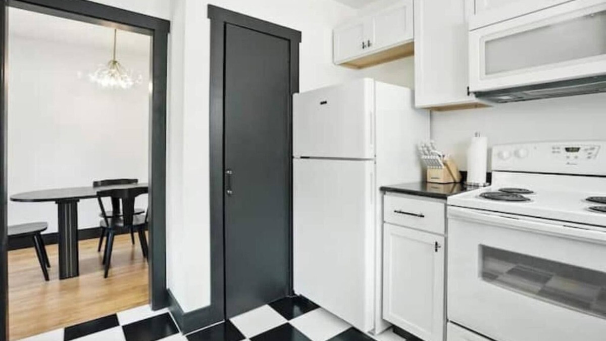 South Burlington House | Backyard Bungalow 2BR Near BTV + Fenced Yard
