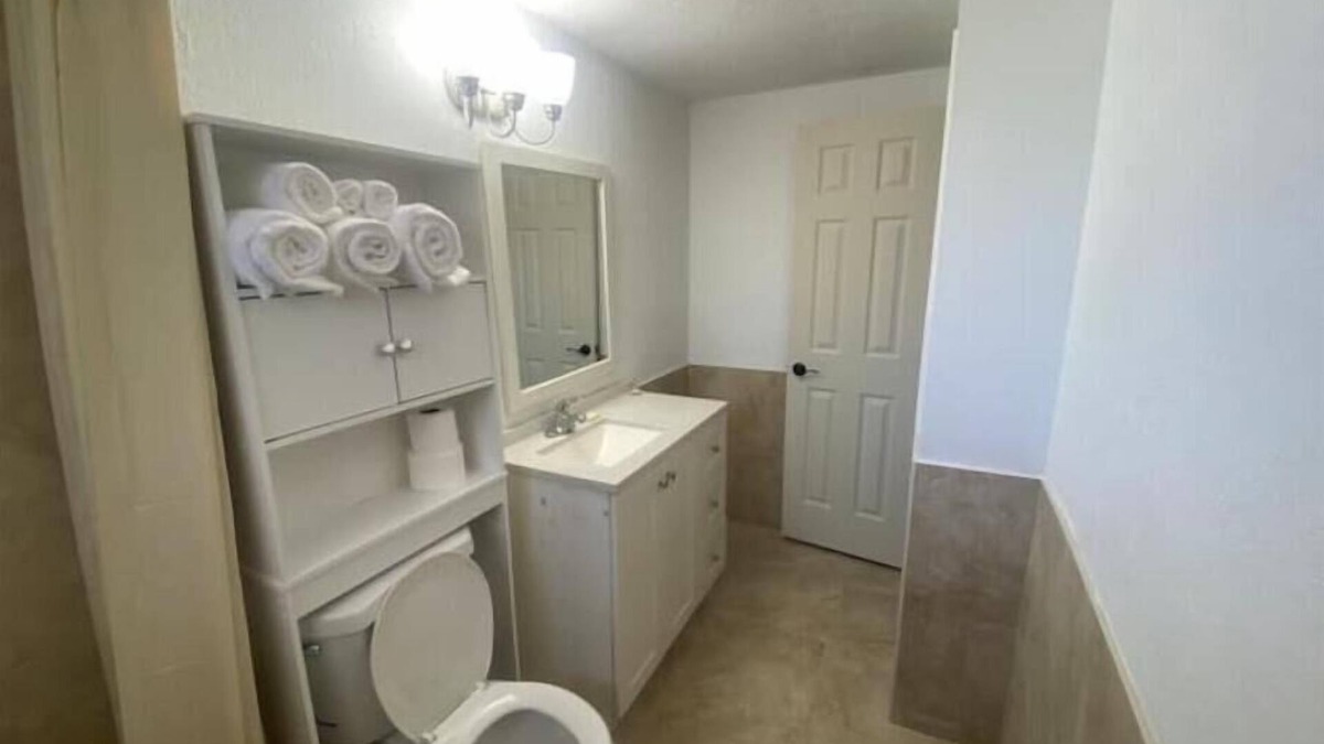 Bearss Plaza Apartment | Backyard Escape 2nn