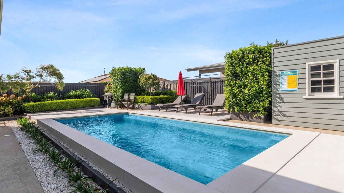 Tomakin House | Bada Bliss - walk to the beach