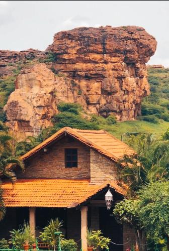 Badami Bed & Breakfast | BADAMI HERITAGE RESORT