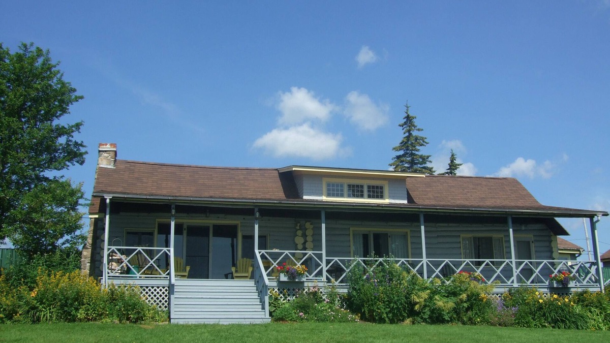 Baddeck Cottage | Baddeck: Waterfront Cottage & Guest House w/Private Dock