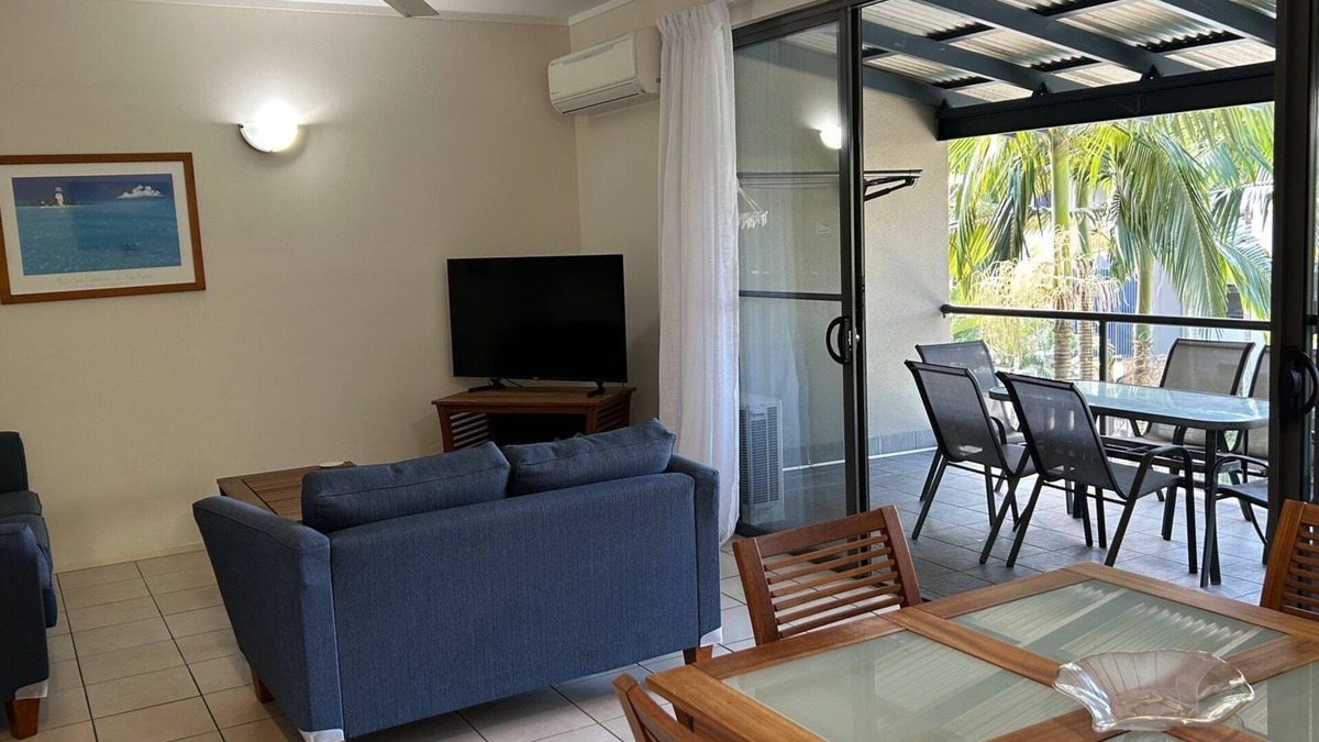 Rainbow Beach Apartment | Baden 74 - Rainbow Shores. Top Floor - Air conditioned Unit - Walk To Beach