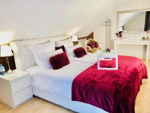 Hugelsheim Apartment | Baden Airpark Family Apartment