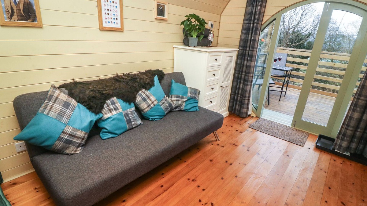 Sutton-in-Craven Cottage | BADGER, romantic, character holiday cottage in Cross Hills