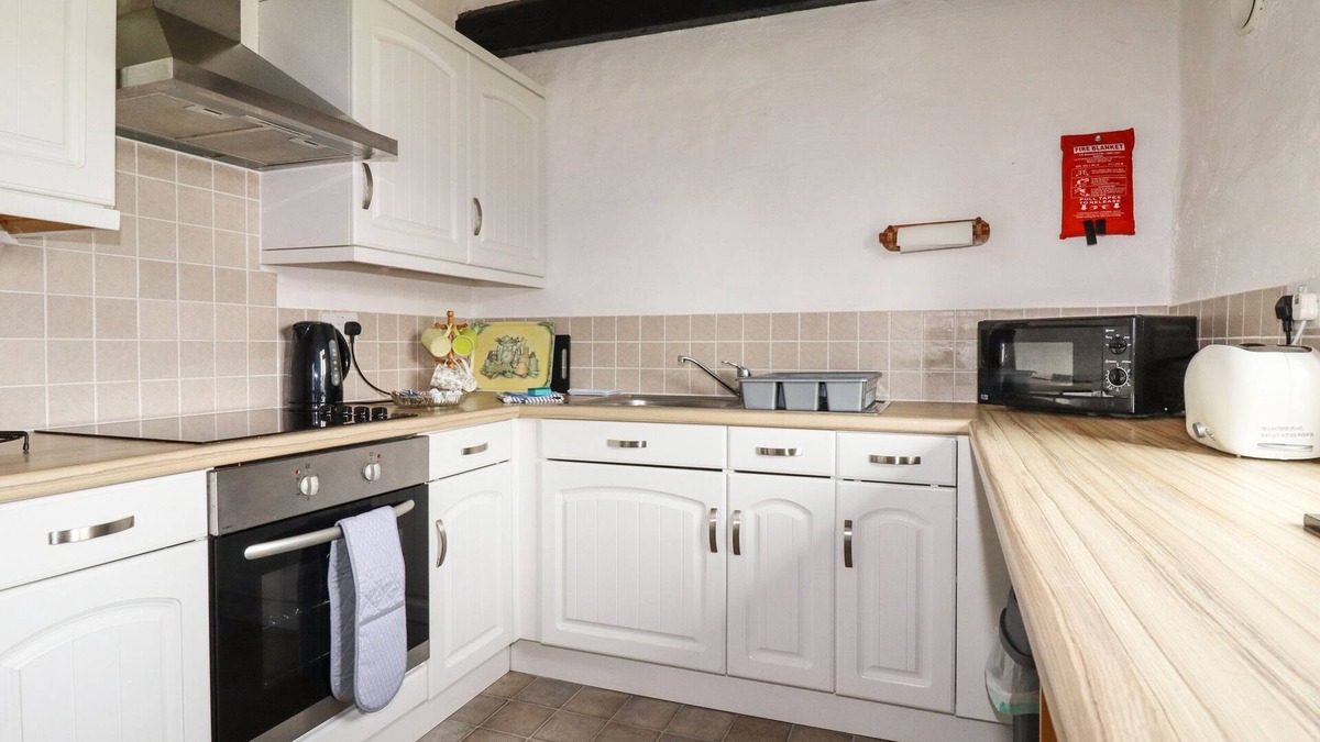 Crowthorne Cottage | Badgers Sett