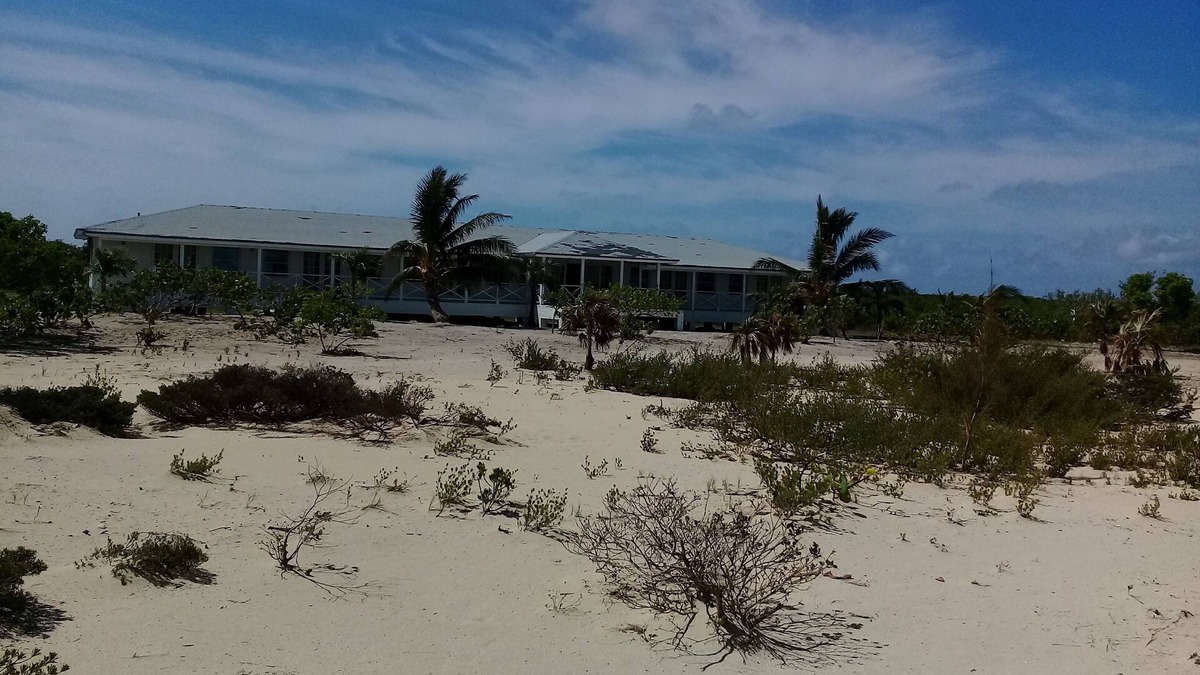 Salina Point Hotel | Bahamas Fishing Lodge HotelnAcklins Island