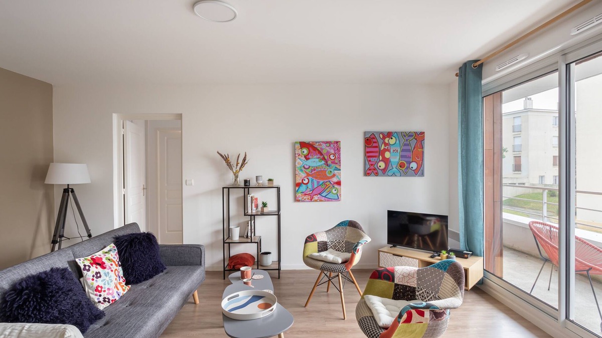 Francisco-Ferrer - Vern Apartment | Bahibé - Appartement 1 chambre avec balcon et parking, au calme, proche gare