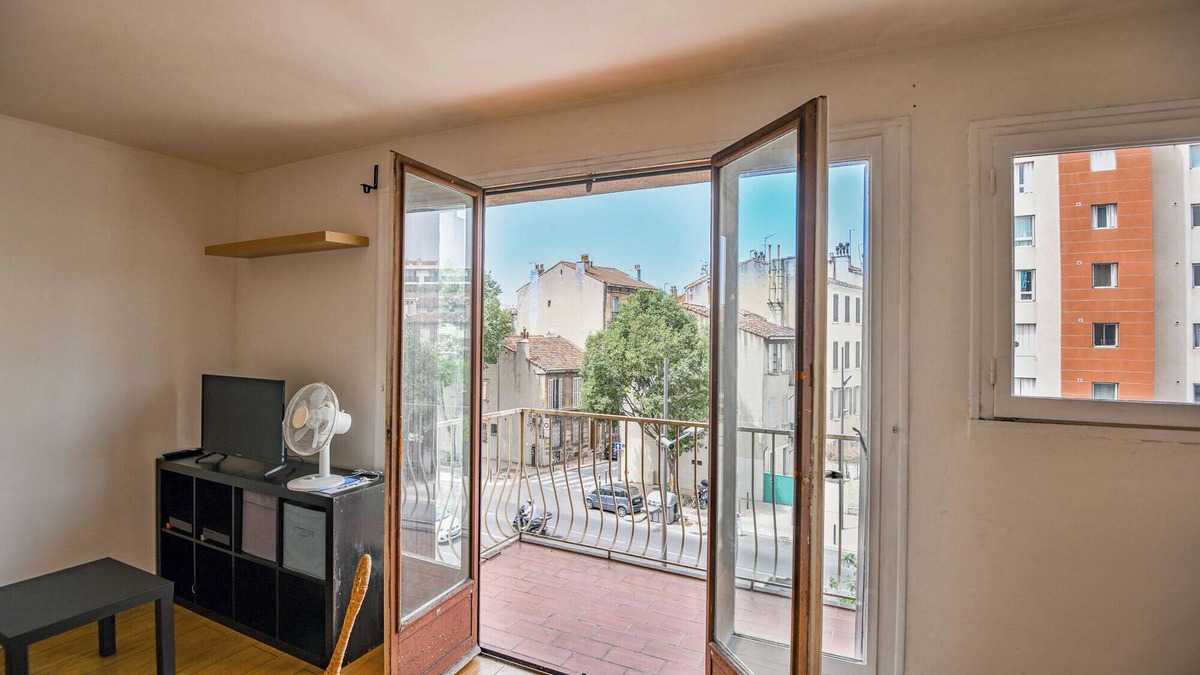 4th Arrondissement Apartment | Bail mobilité - Studio avec balcon proche Timone