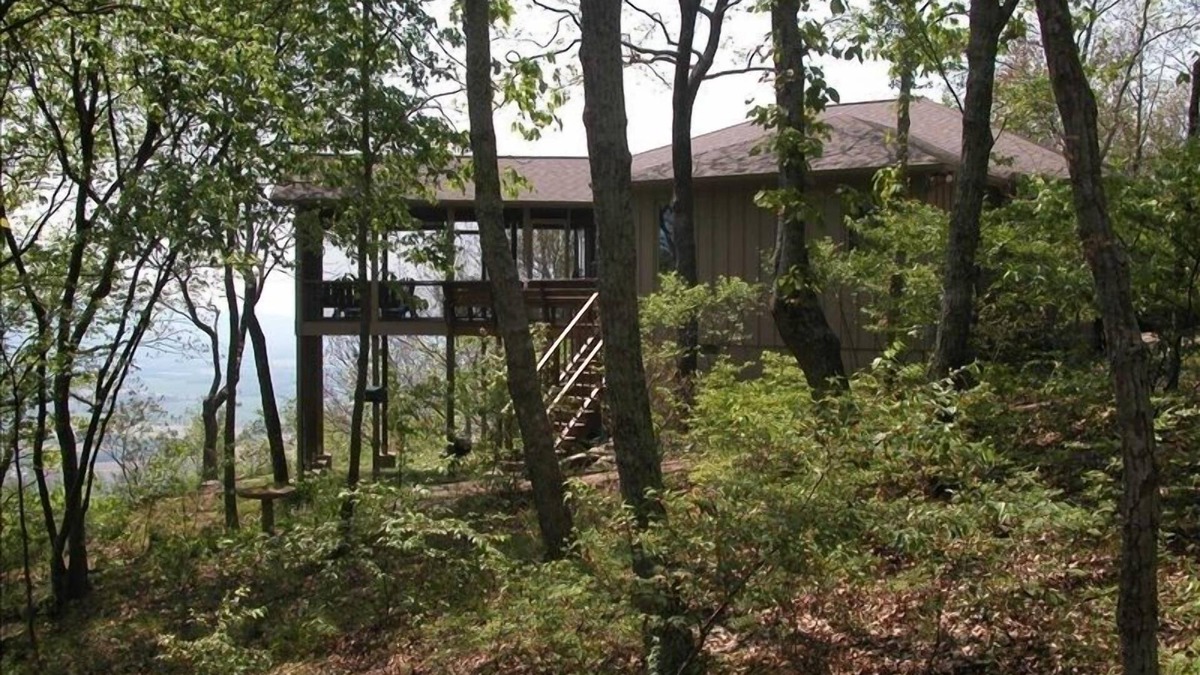 Saint Andrews House | Bairnwick Too - One of the Best Bluff Views on the Sewanee Mountain