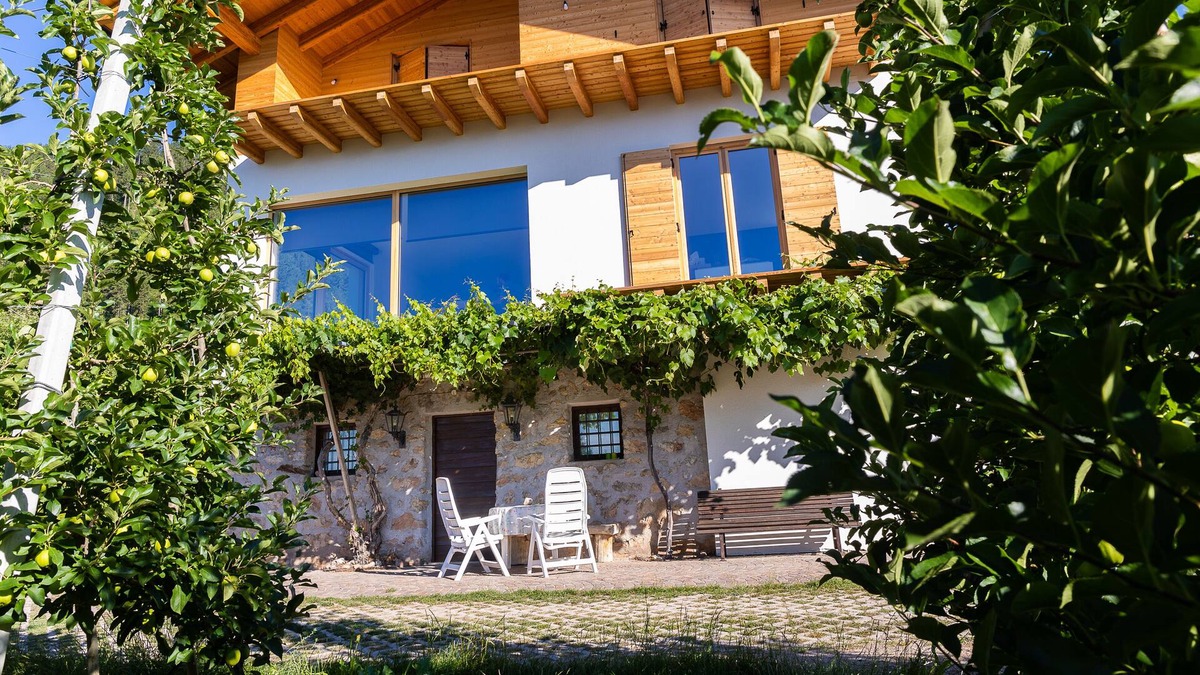 Ville d'Anaunia House | Bait del Hermen - Maso Rustico in the open countryside