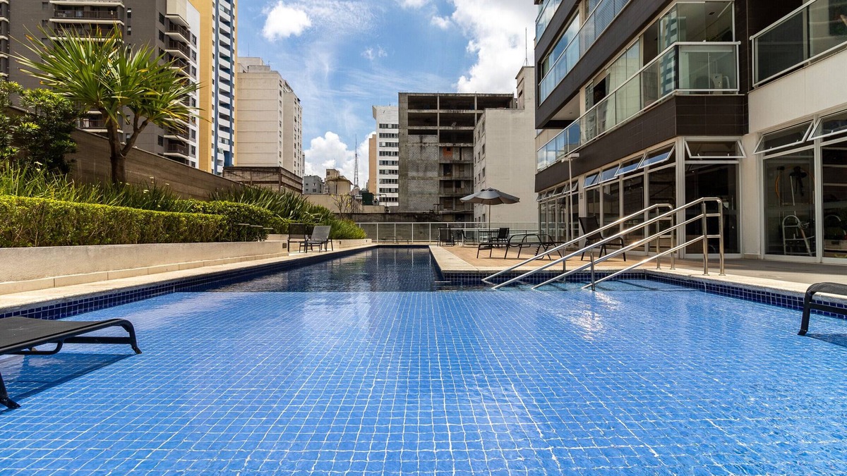 Consolacao Apartment | Baixo Augusta queen bed, pool, gym and garage