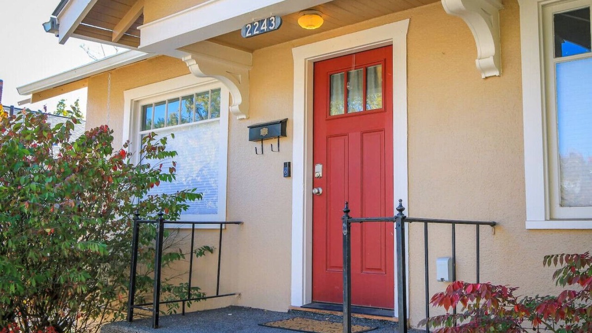 Baker City House | Baker Street Bungalow, Cozy! Near Downtown! Sleeps 4, Local Golfing 50% Offf!