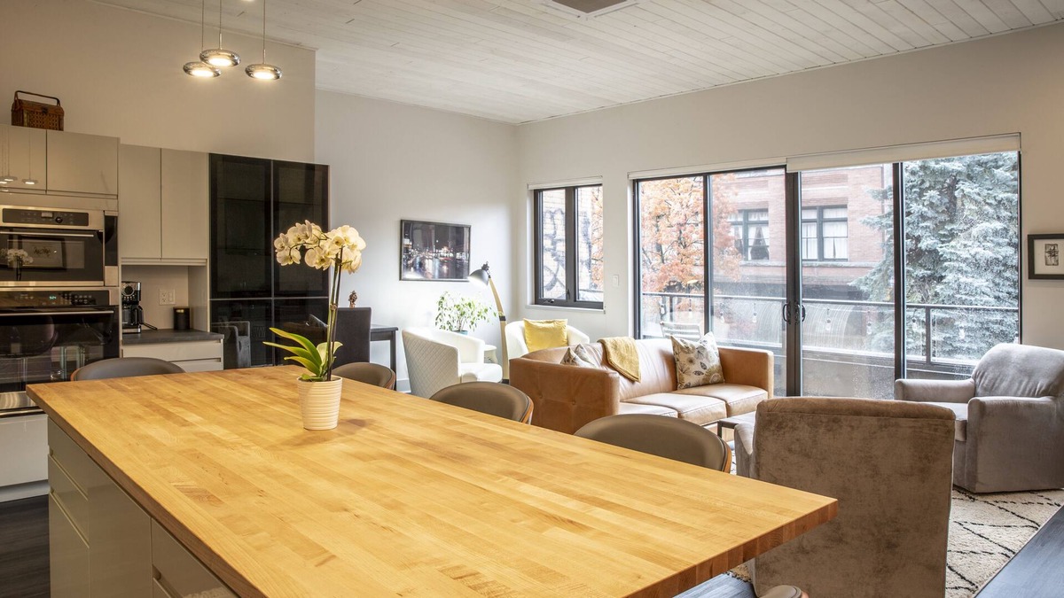 Nelson Condo | Baker Street Central - Balcony with amazing Street View