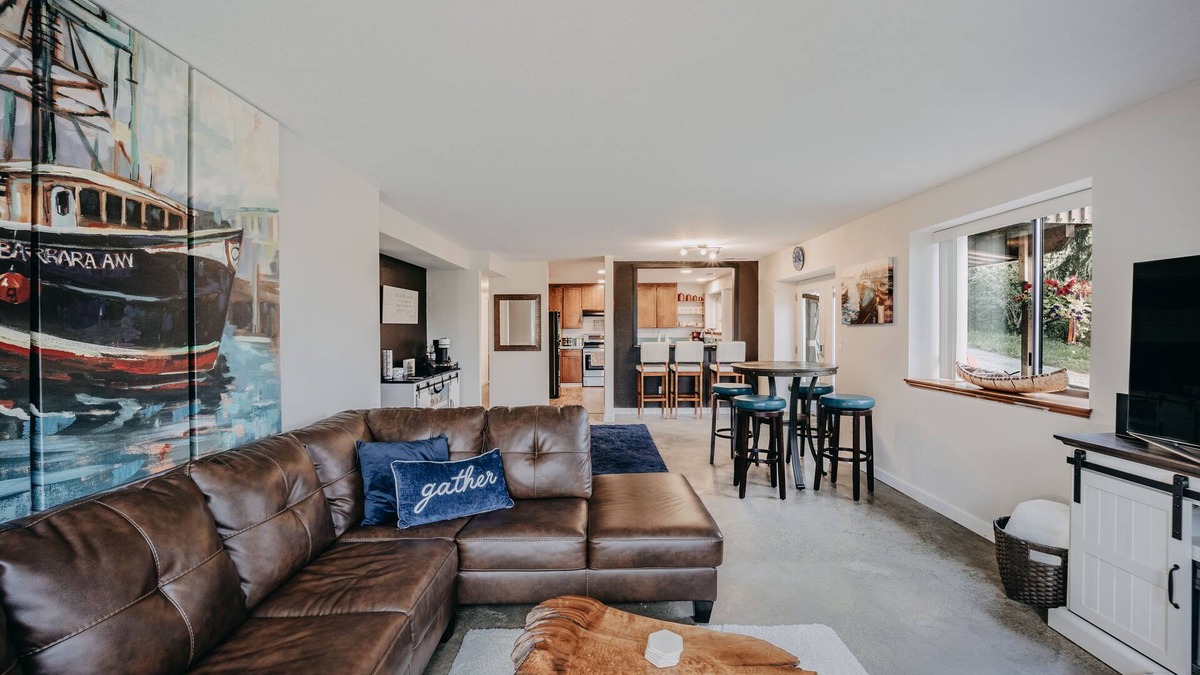 Camano Island Apartment | Baker View Lodging with hot tub, sound, mountain, and territorial views.