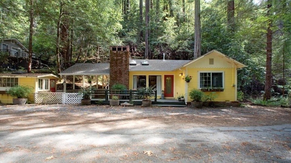 Cazadero Cottage | Bakery Redwood Retreat with Creek Access