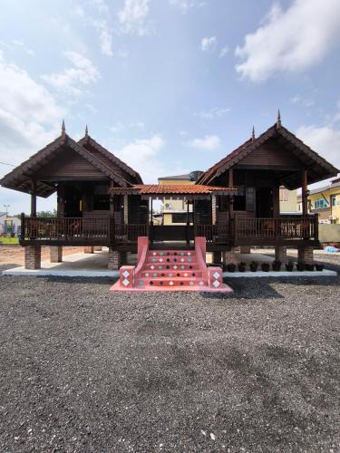 Sungai Jarom Ski Chalet | Balam Inn Homestay & Chalet
