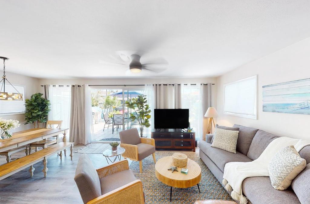 West Newport House | Balboa Blue Lagoon