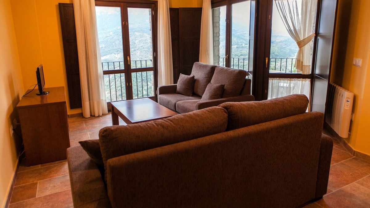 Roda de Isabena Apartment | Balcón de Roda - SIERRA SUR, spacious well-equipped apartments free wifi