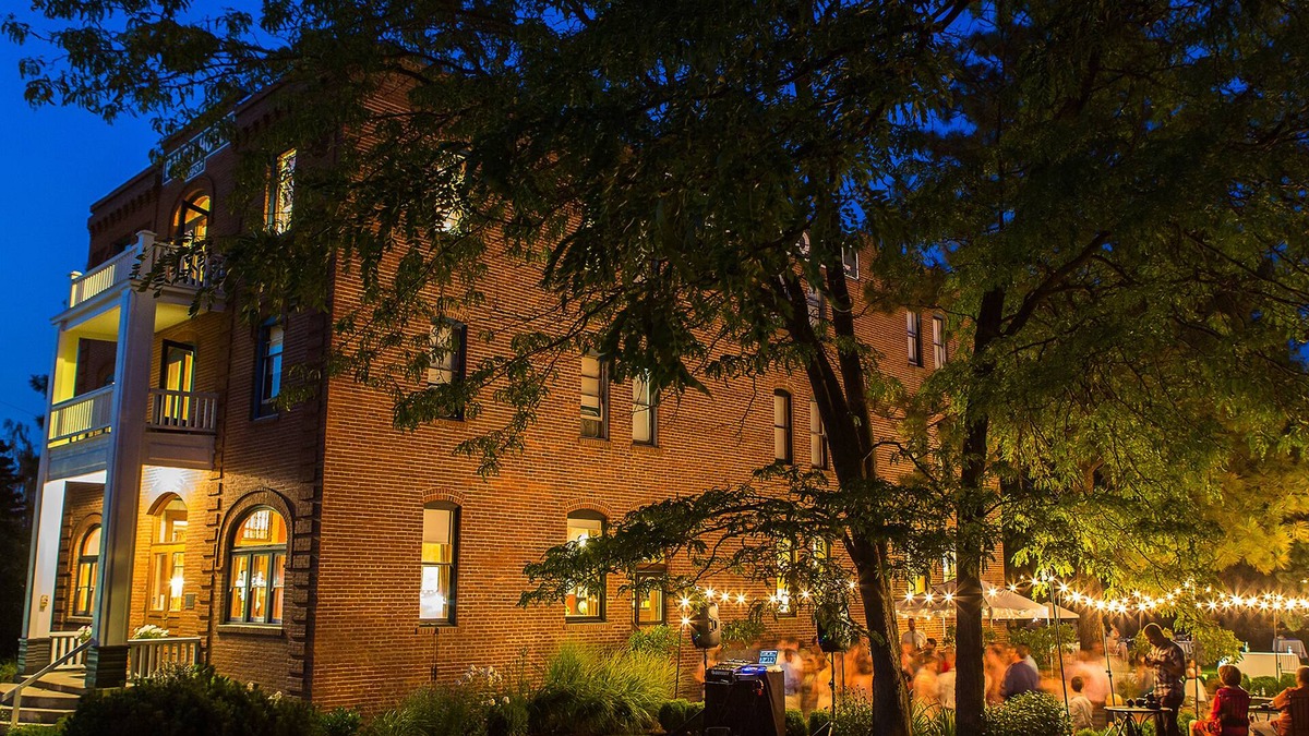 Dufur Hotel | Balch Hotel