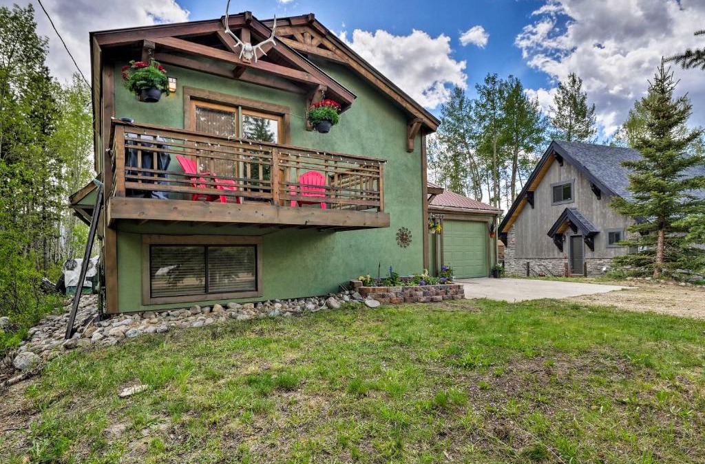Grand Lake House | Balcony, Fire Pit and Grill Grand Lake Retreat!