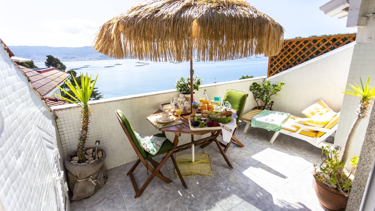 Samieira Apartment | Balcony of Rias Baixas - Couple's Getaway + Pool |Beach Apartment in Pontevedra