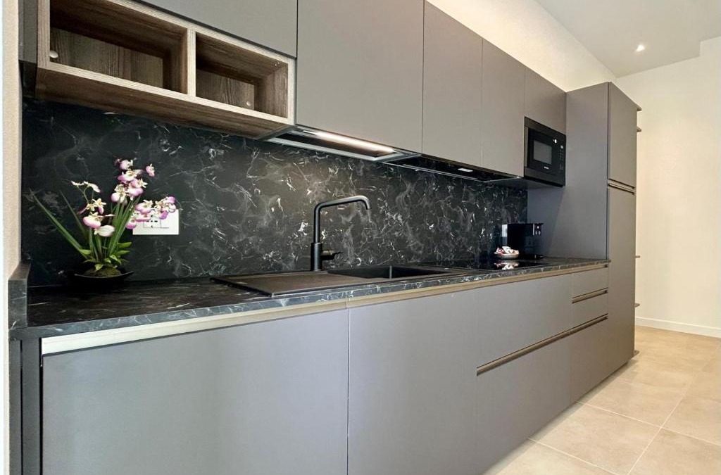 Verona City Centre Apartment | Balcony on Arena