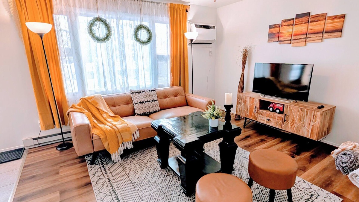 Chesterton House | Balcony/Patio/Fenced Yard/Attached Garage/near Beach, Park/close to Chicago