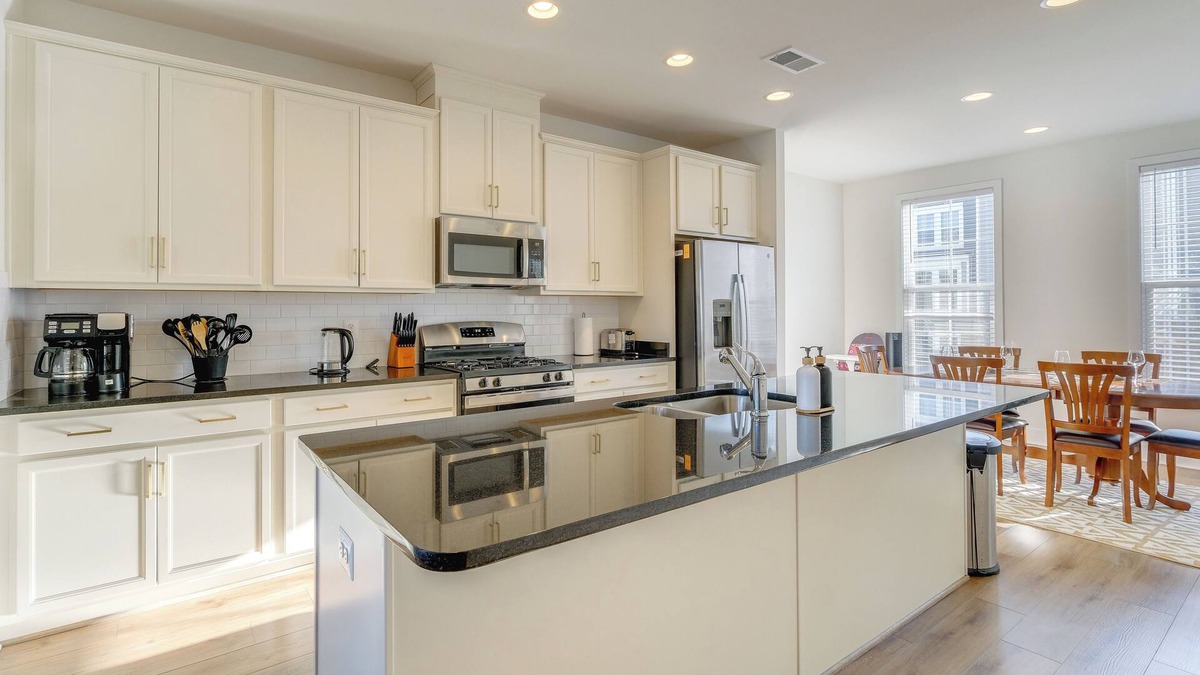 Gainesville Apartment | Balcony & Pool Access: Modern Gainesville Home