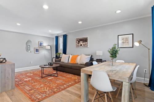 Lower Garden District House | Balcony Stay In Garden District Fall Fun