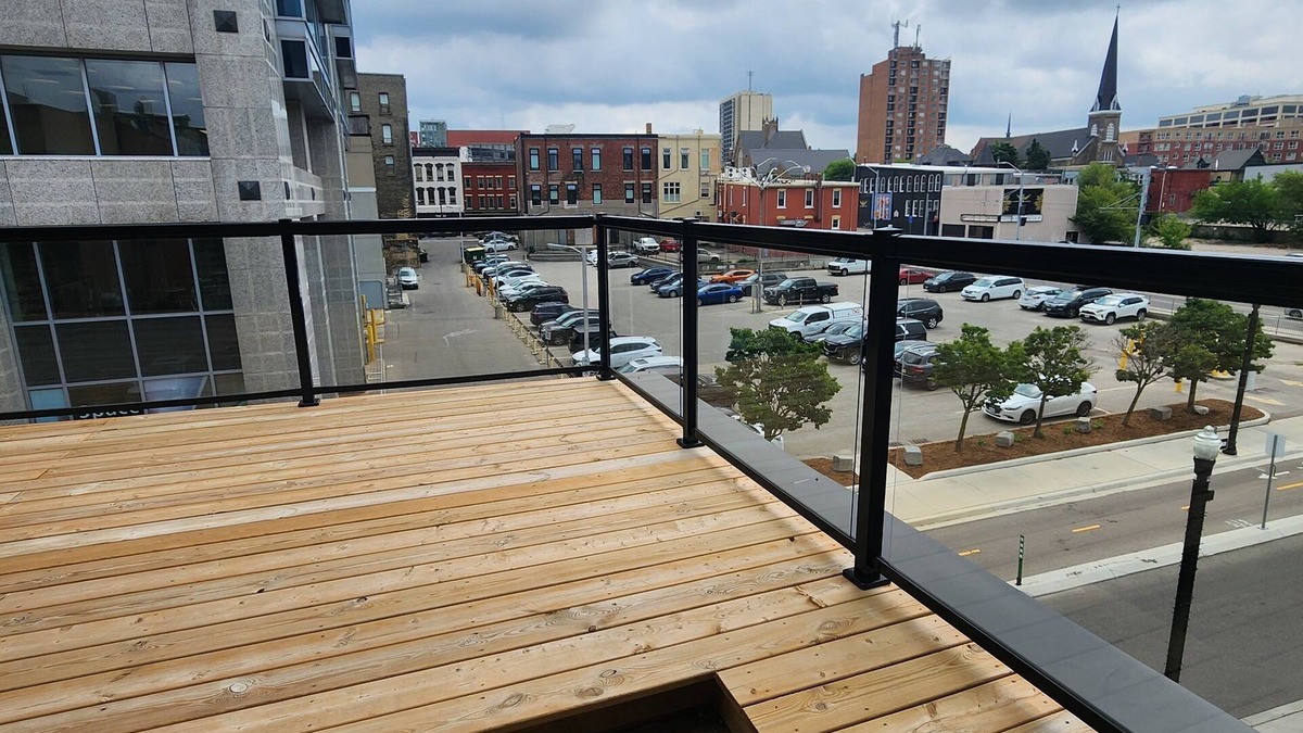 Kitchener Apartment | Balcony Studio Unit Queen Bed overlooking the city in Prime Downtown Location