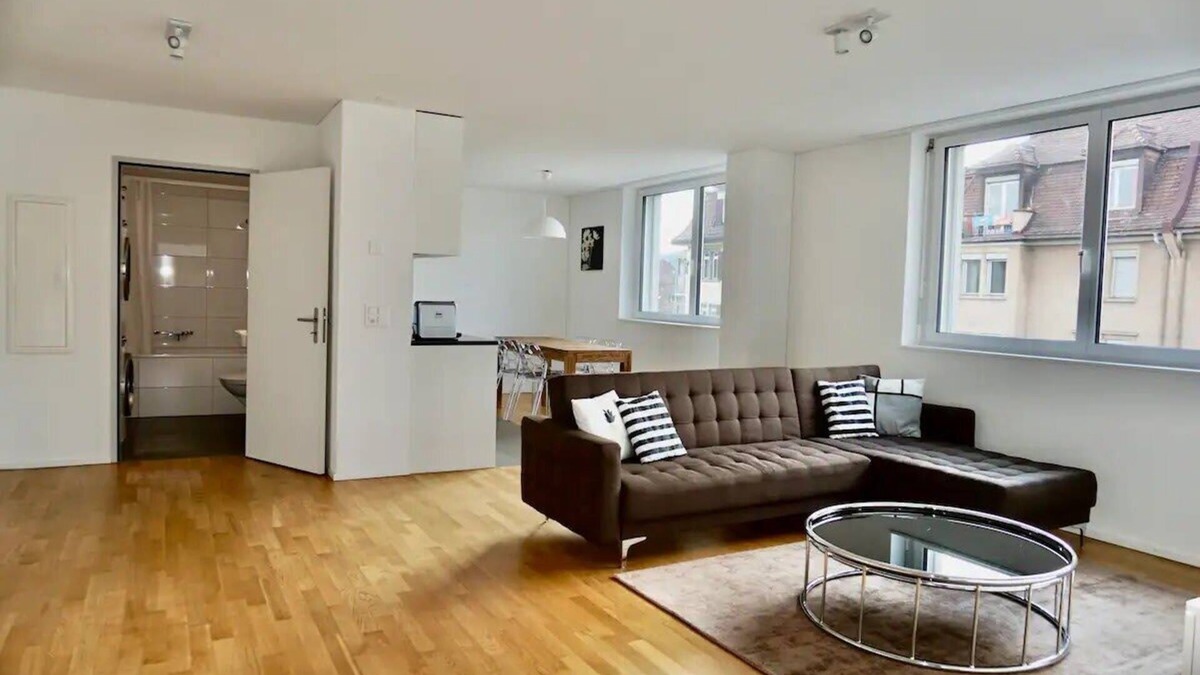 Oerlikon Apartment | Balcony Suite in the City (SH-2.4R)