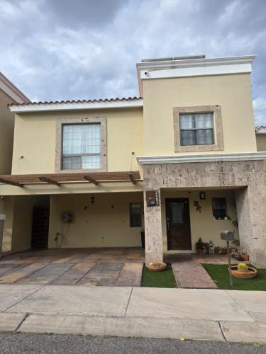 Chihuahua House | Baleares 2907