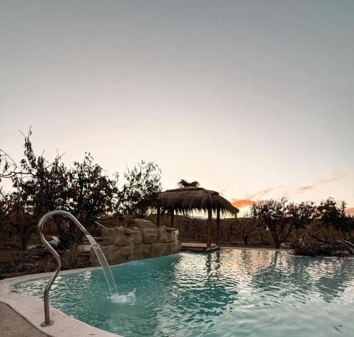 Lujan de Cuyo Cabin | Bali Andino, Lodge boutique en el corazón de ruta del vino, vilas privadas con vistas a la cordillera, piscina tipo playa