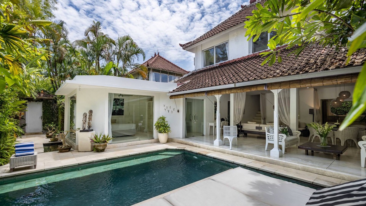 Sunset Road Villa | Bali Gateway: 3BR Serenity Villa In Heart Seminyak