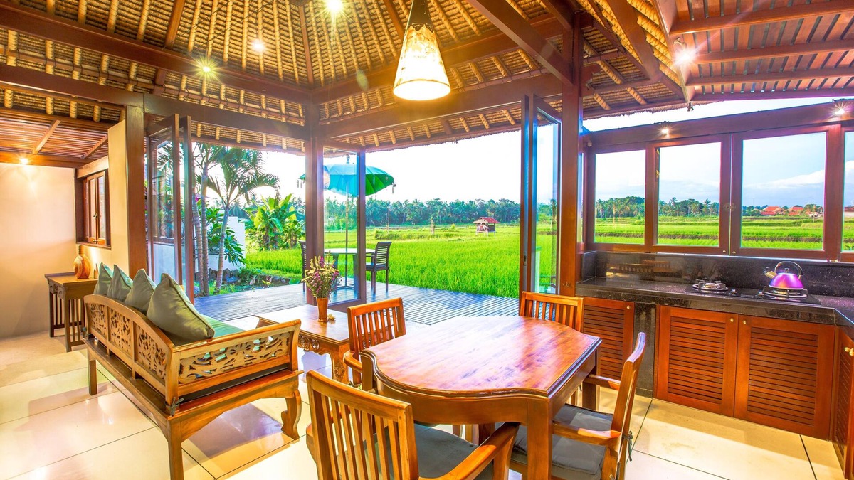 Lodtunduh Villa | Bali Harmony Villa Luxury Rice Field Views On Sale from $99!