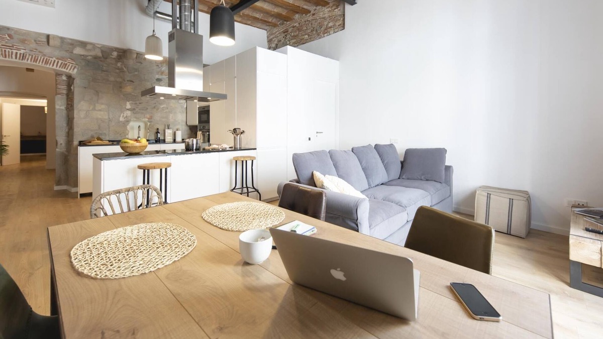 Old Town Apartment | Bali - Modern Holiday Apartment Rental in Girona | Bravissimo