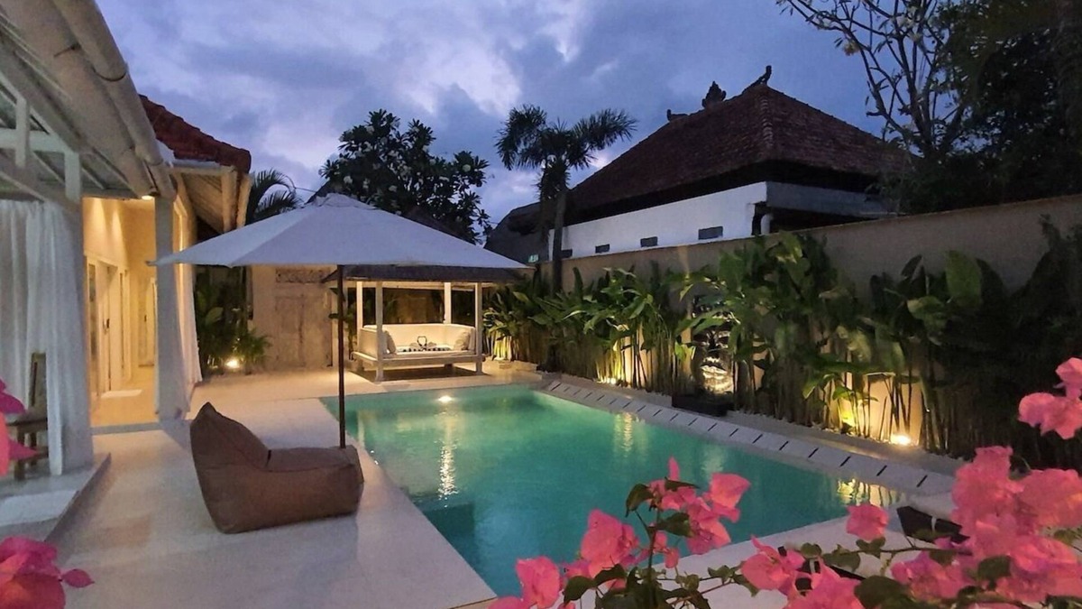 North Legian Villa | Bali – Seminyak – villa with pool – 6/7 pers.-quiet area in the heart of life