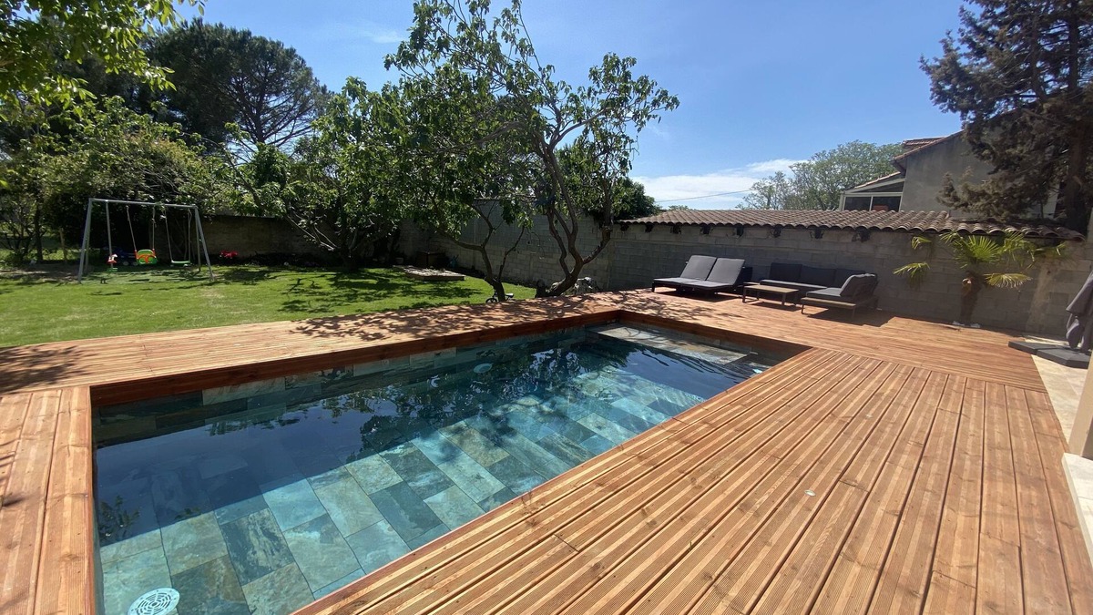 Carpentras Villa | Balinese pool villa with garden 20 minutes from Mont Ventoux