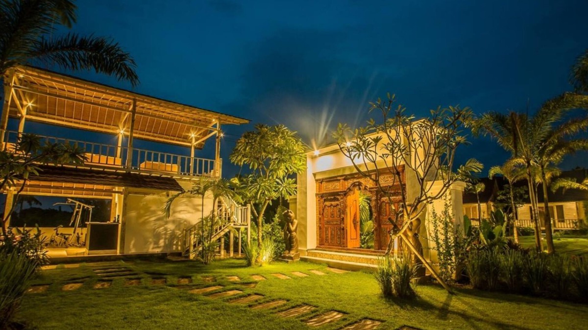Mushroom Bay Cottage | Balinese Style Wooden Cottage in Nusa Lembongan, Good Location