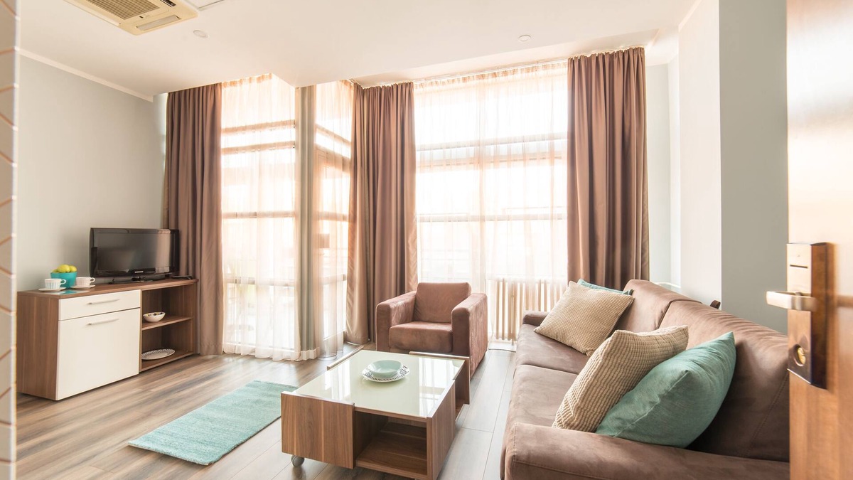 Banovo brdo Hotel | Balkan Hotel Garni