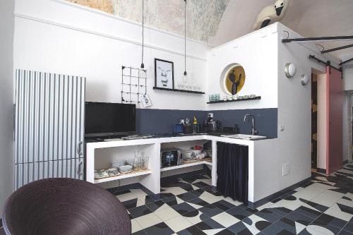 Molfetta Apartment | Balloon Design Studio Apartment