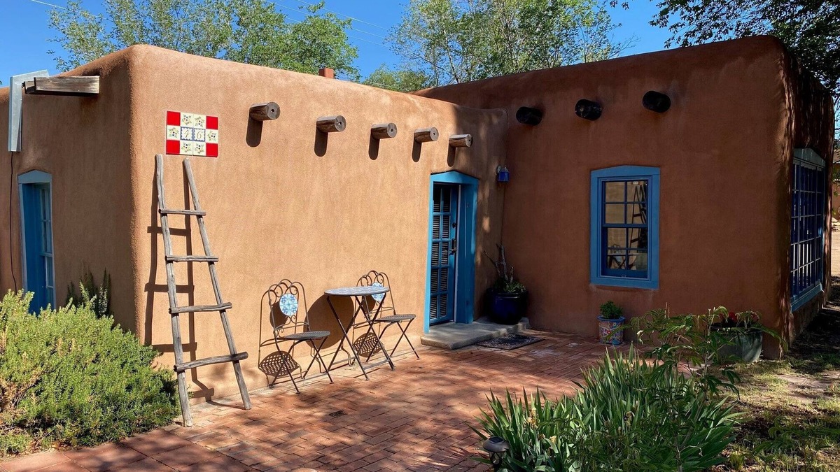 Alamedan Valley House | Balloon Fiesta close to Charming, Historic, N. Valley Casita!
