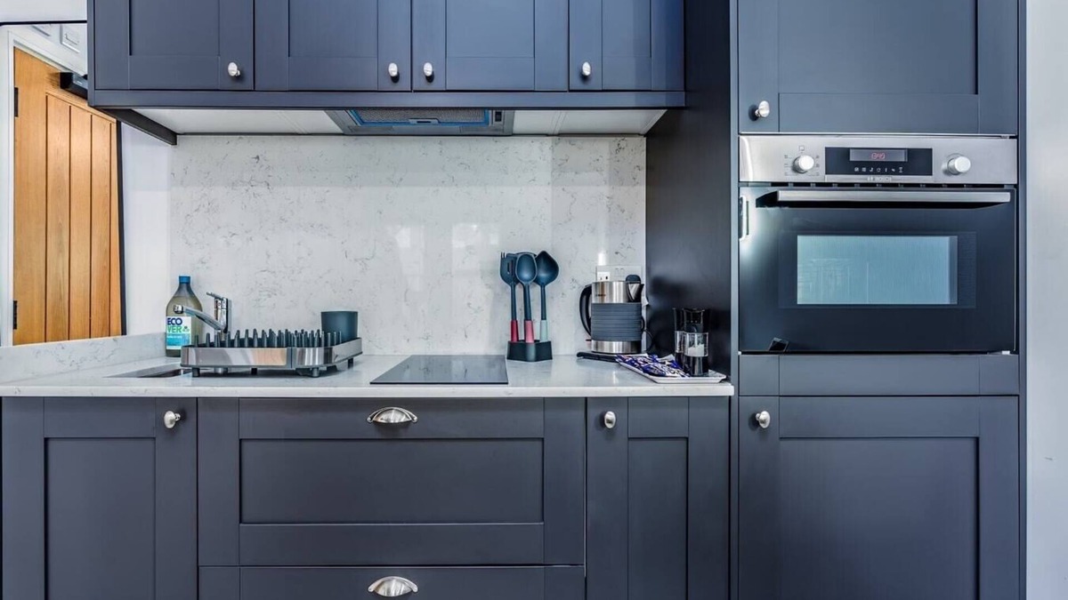 Filton House | Balloon Residence: Modern Serviced Accomodation